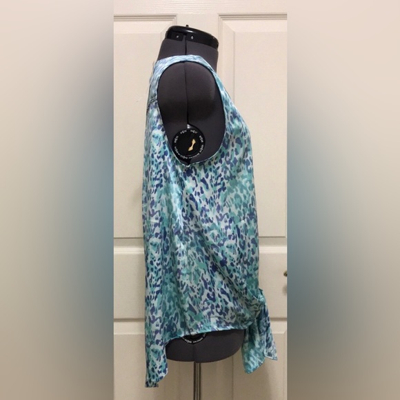 NWT Chico’s Coastal Animal Satin Tank - Picture 11 of 14